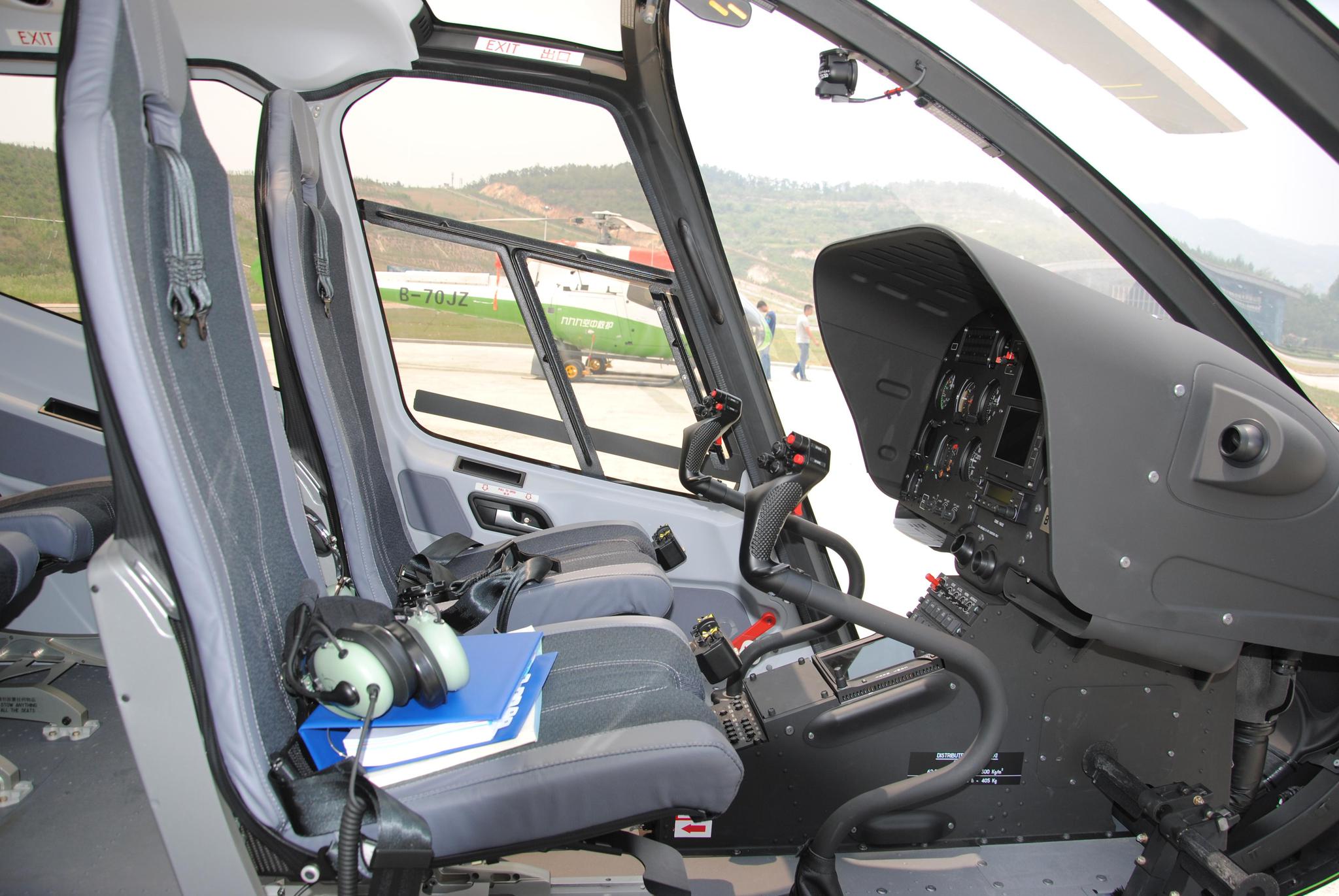 救援直升机的驾驶舱大揭秘!