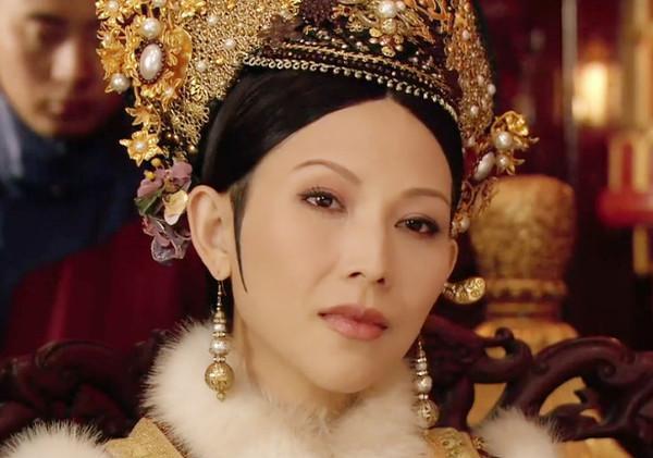 时,拆除储秀门,就原址改建为体和殿;殿后储秀宫,后为宣统皇后秋鸿所住