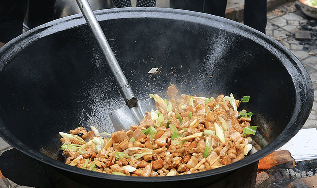 大锅炒菜, 太香了, 全是满满的回忆!