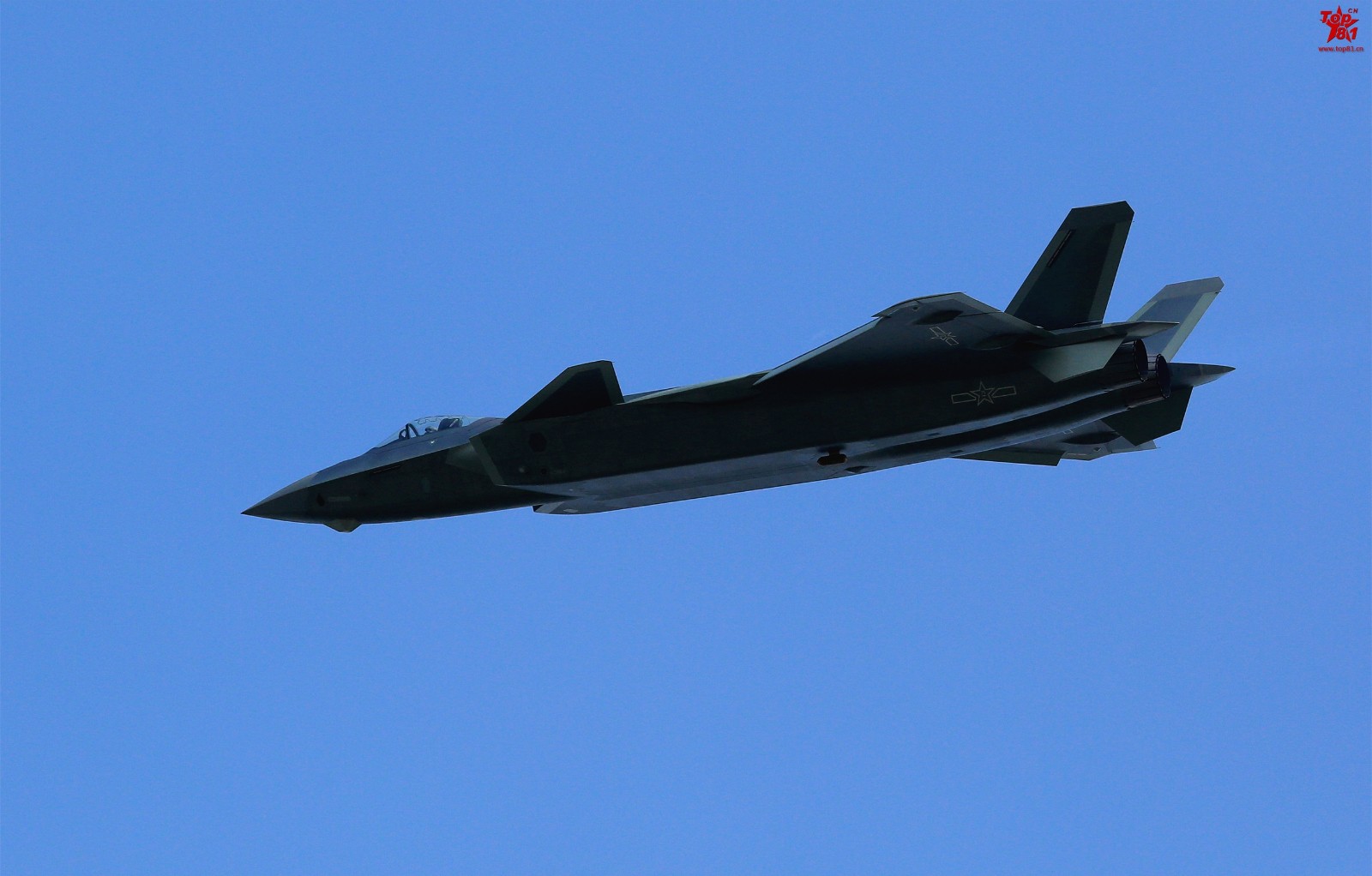 能够与美国f-22抗衡的国产歼-20战斗机,已经大量装备了,图一组