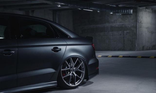 简单的暗黑系改装简直太帅了,三厢版的奥迪s3低趴案例!