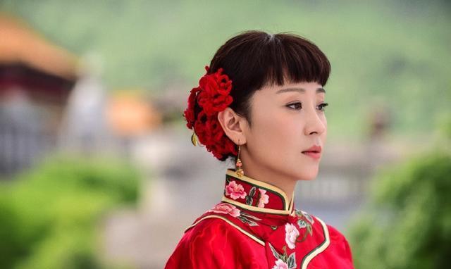 演过最经典的穆桂英, 嫁大21岁富豪, 如今女儿长得像妈妈