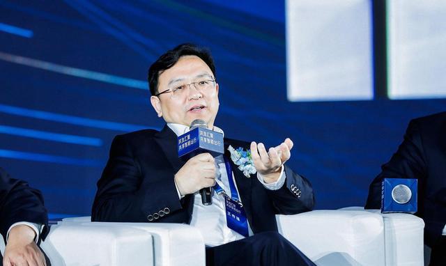 比亚迪董事长_比亚迪董事长卡通图片