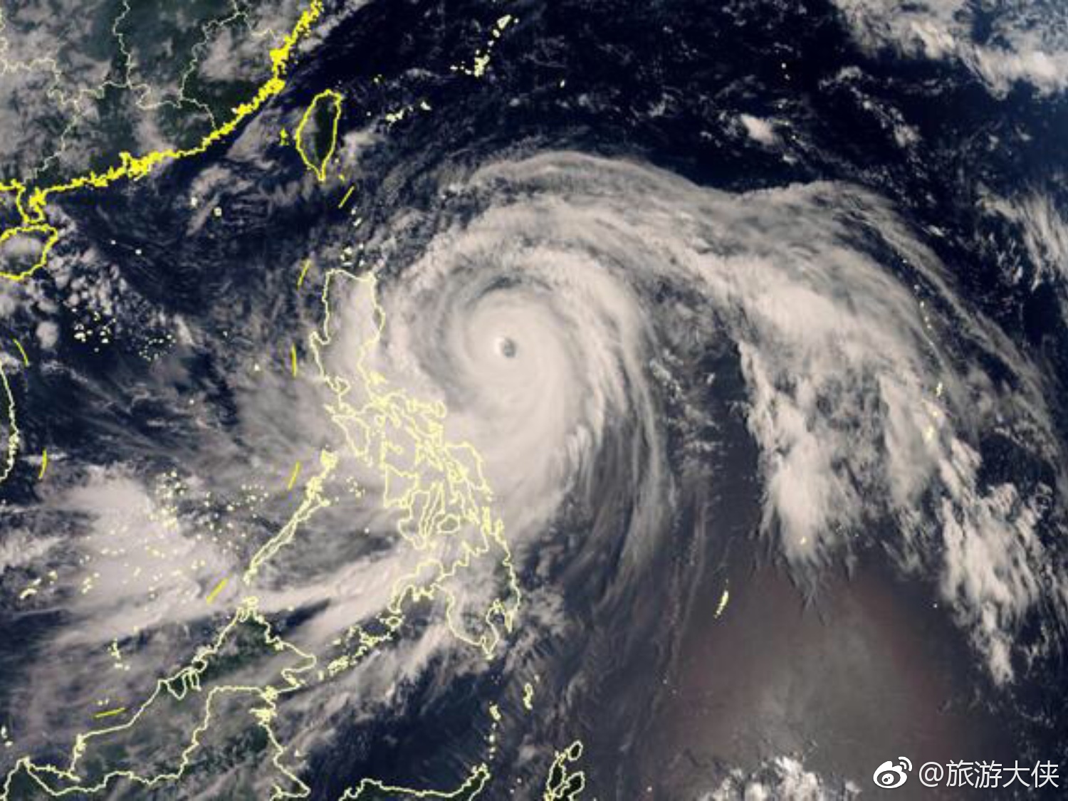 尊敬的司机旅客朋友们:因台风"山竹"影响船舶航行安全,琼州海峡航线于