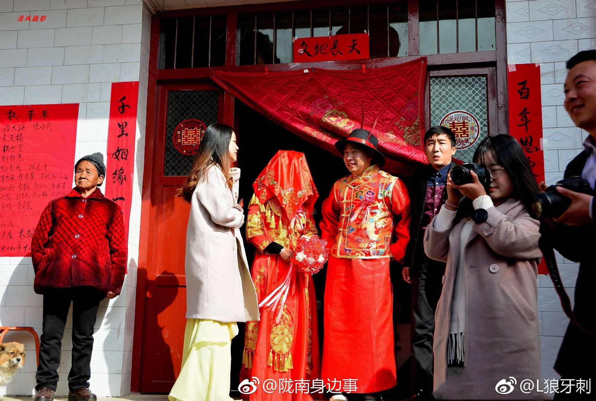 陇南农村小伙娶泰国姑娘回家,两国举办婚礼