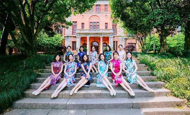 浙大美女学霸毕业照旗袍太美网友人更美