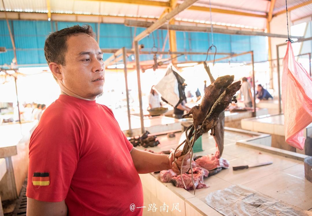印尼有个恐怖市场,老鼠蟒蛇蝙蝠都是主角,你敢吃吗?