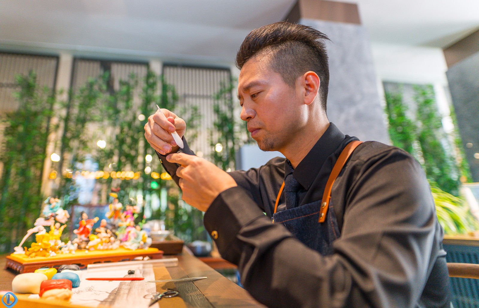 指尖上的艺术，面人里的中国民间传统艺术魅力|面塑|捏面|餐盘|主料|江南水乡_新浪新闻