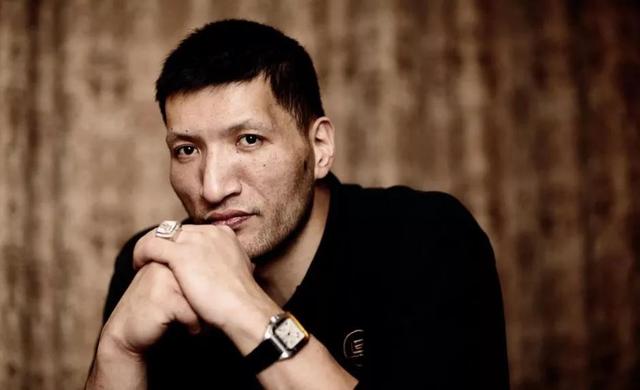 我不是巴特尔儿子我是巴恩泽这个16岁身高1米98的少年火了