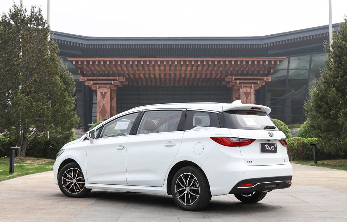 家用mpv的颠覆者,比亚迪宋max六座版拍马赶到!