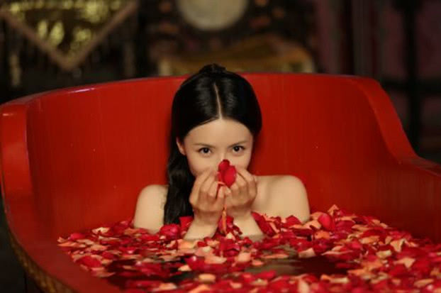 陈昱霖vs张芷溪与吴秀波传绯闻的她们谁更美艳