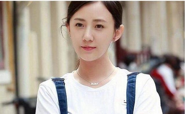 最近,张墨锡又参演了《封神之天启》,这是一部神话ip大剧,她在其中