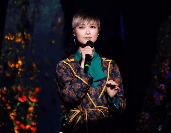 她担任总导演总监制,演唱会一票难求,被称为是教科书式演唱会!