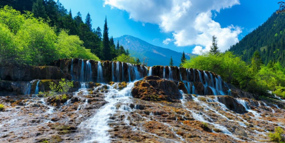 川西高原上的人间秘境——黄龙牟尼沟