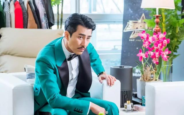 不过,当吃瓜群众纷纷猜测是什么导致了车鲁尔的种种出格行为,大多数人