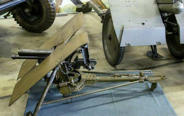 一战奥匈帝国的堑壕狙击炮狗能拉着跑的m1915式37mm步兵炮