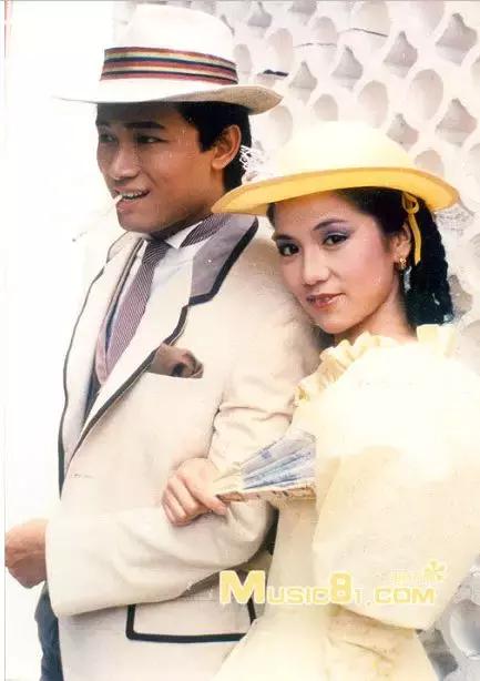 这一年,她凭借《楚留香》的桑小靖,《天师执位》的林楚燕,《夹心人》