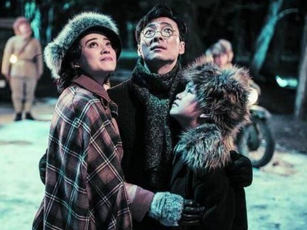 他曾经获得双料影帝有过三次婚姻现任妻子比他小30岁