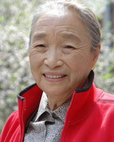 60岁才接触演戏为艺术奉献了自己晚年的老牌艺人
