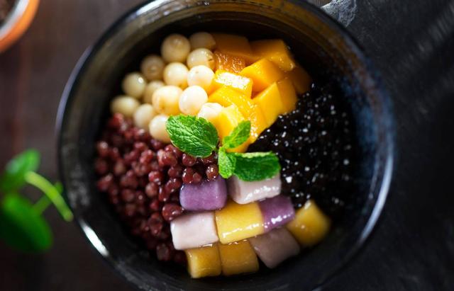 火爆甜品店的台湾著名小吃——芋圆