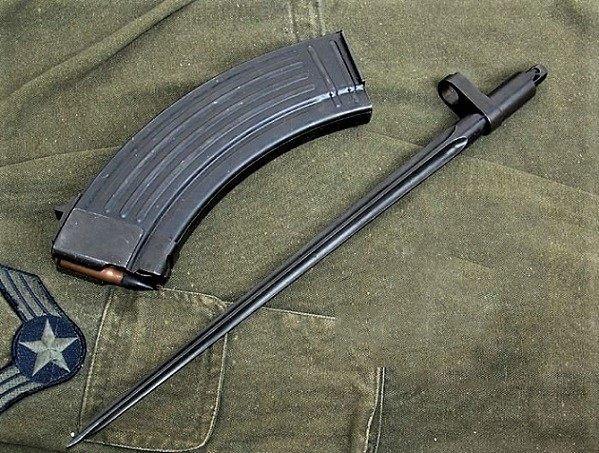 中国最强的军刀有哪些,第2把因太狠毒,被禁止使用|军刺|军刀|越军