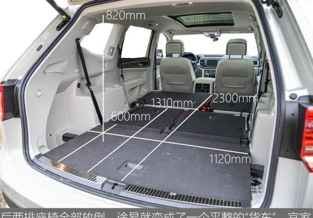 座椅2 3 2布局,后备厢空间宽裕途昂的座椅采用2 3 2的7座版布局,其中
