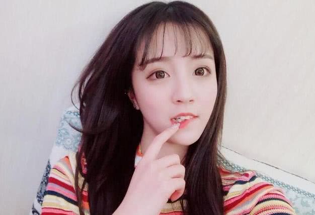 抖音红人"莉3万"裸身照被曝光,网友:尺度比"黑森林"还要大