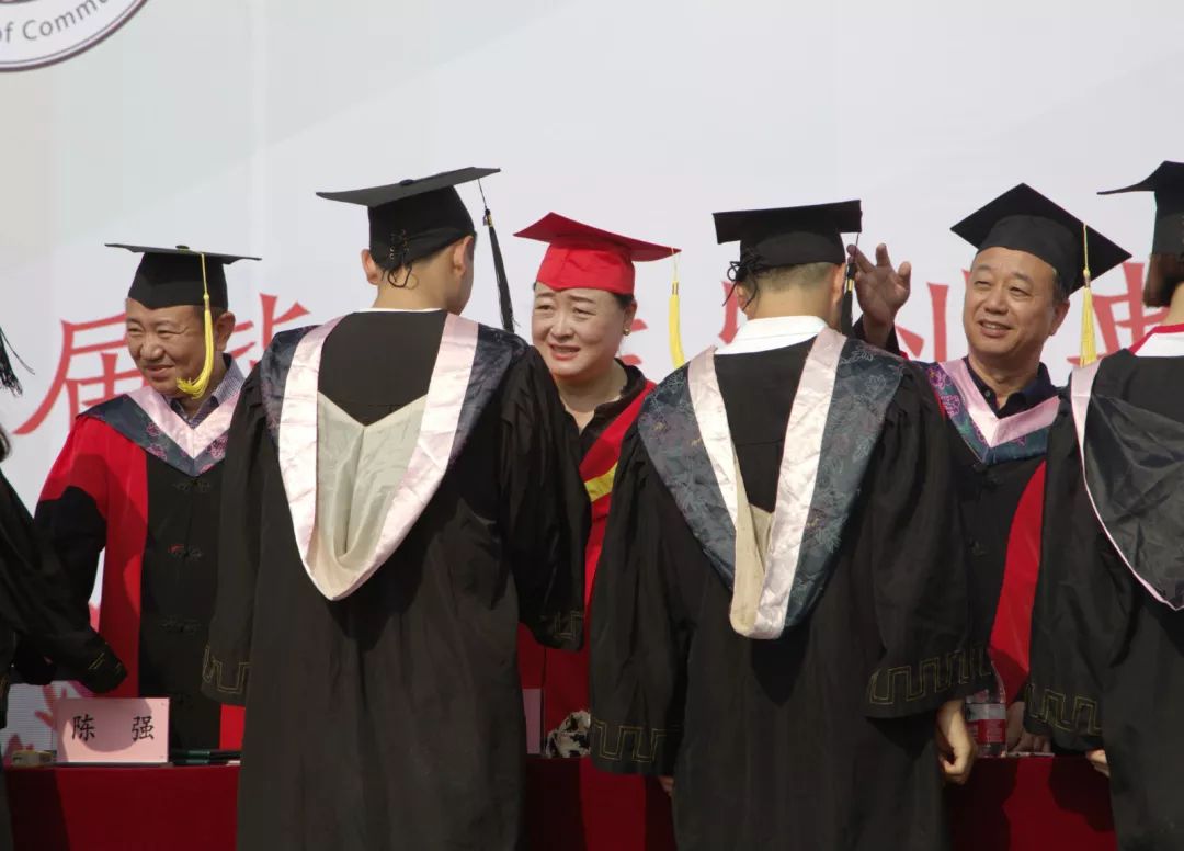 河北传媒学院隆重举行2018届毕业生毕业典礼暨学士学位授予仪式