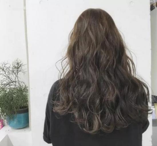 气质卷发发型图片减龄又显脸小总有一款适合你