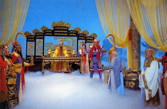 西游记珍贵剧照:龙王的水晶宫在这拍的,孙悟空的筋头云是抠图!