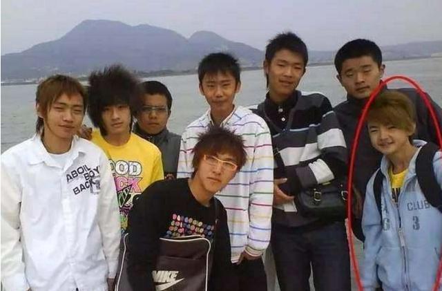 童星出道9岁爆红,12岁与女粉丝恋爱,16岁加入黑帮打伤人入狱 王欣逸的