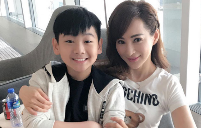 她为富豪生三子,婆婆仍然不满意,离婚后跟小20岁富二代谈恋爱!