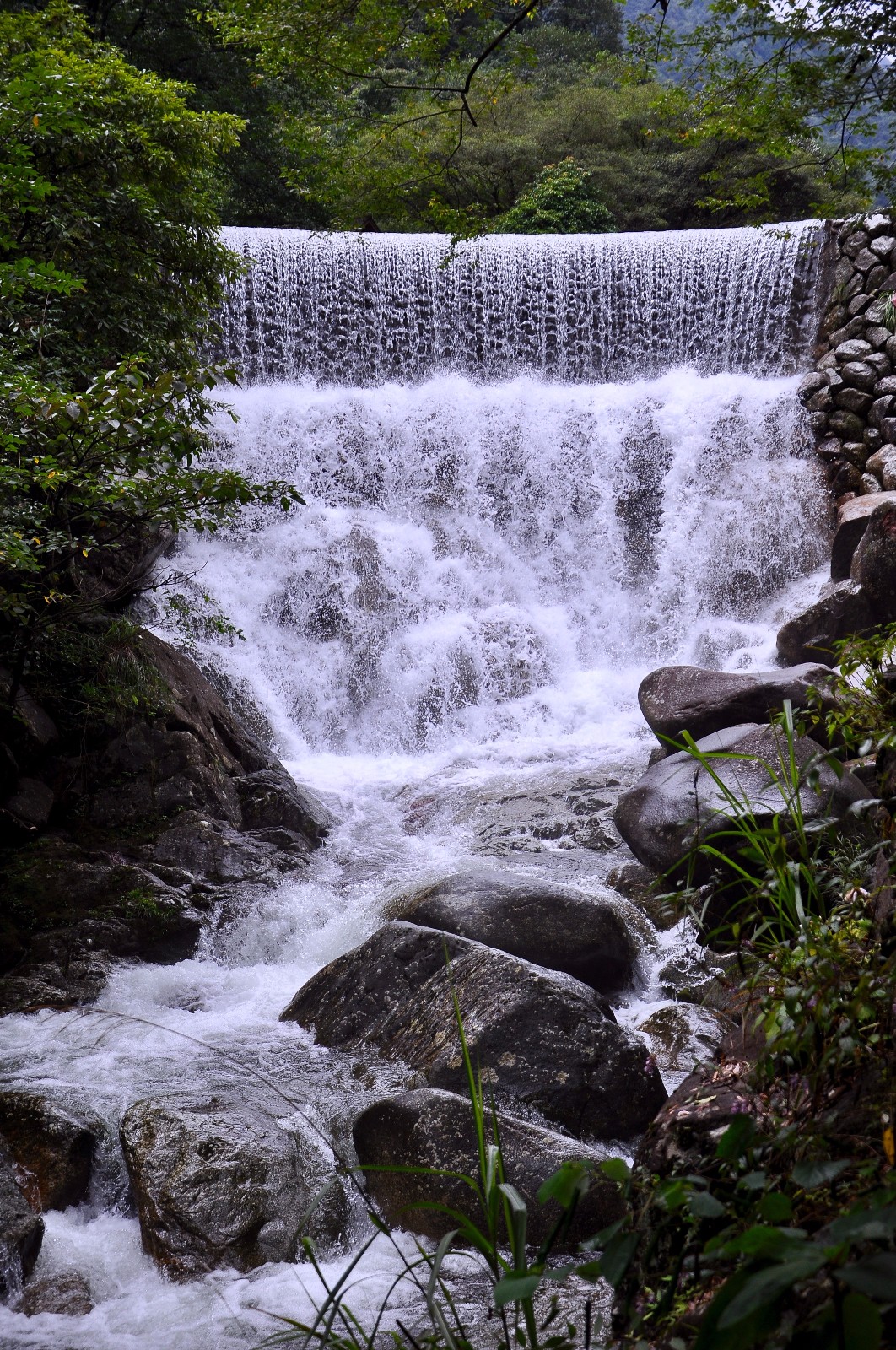 石龙峡风景区瀑布湖北通山九宫山