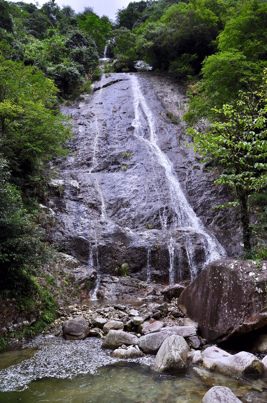 石龙峡风景区瀑布湖北通山九宫山