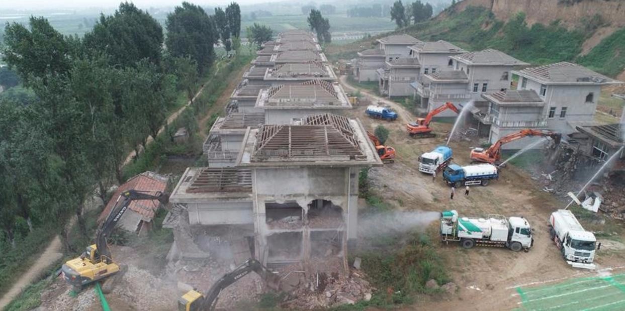 秦岭再拆违建别墅:为何成了左手违法,右手慢动