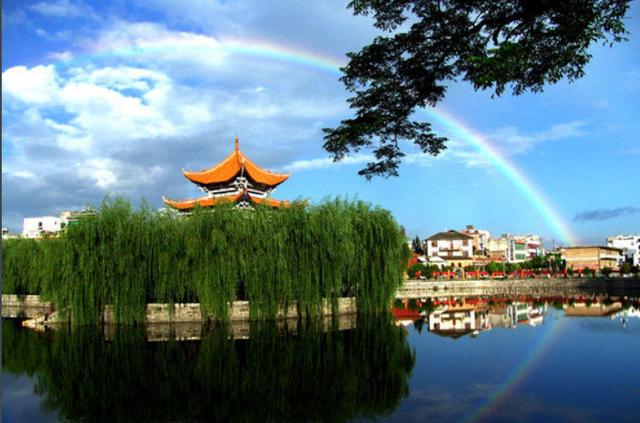 句町小十景一日游,河灯祈愿,山路自行车摄影体验一日游等文体活动,在