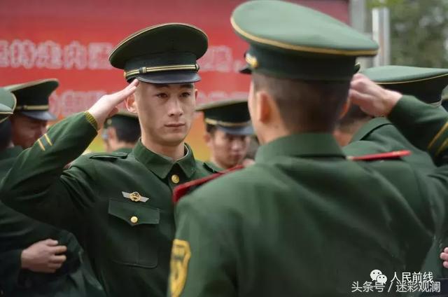 "敬礼!"简单的动作,无声的语言!