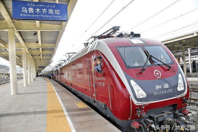 地方之窗留言,问:中国境内目前运行时间最长的一列火车是不是k1082