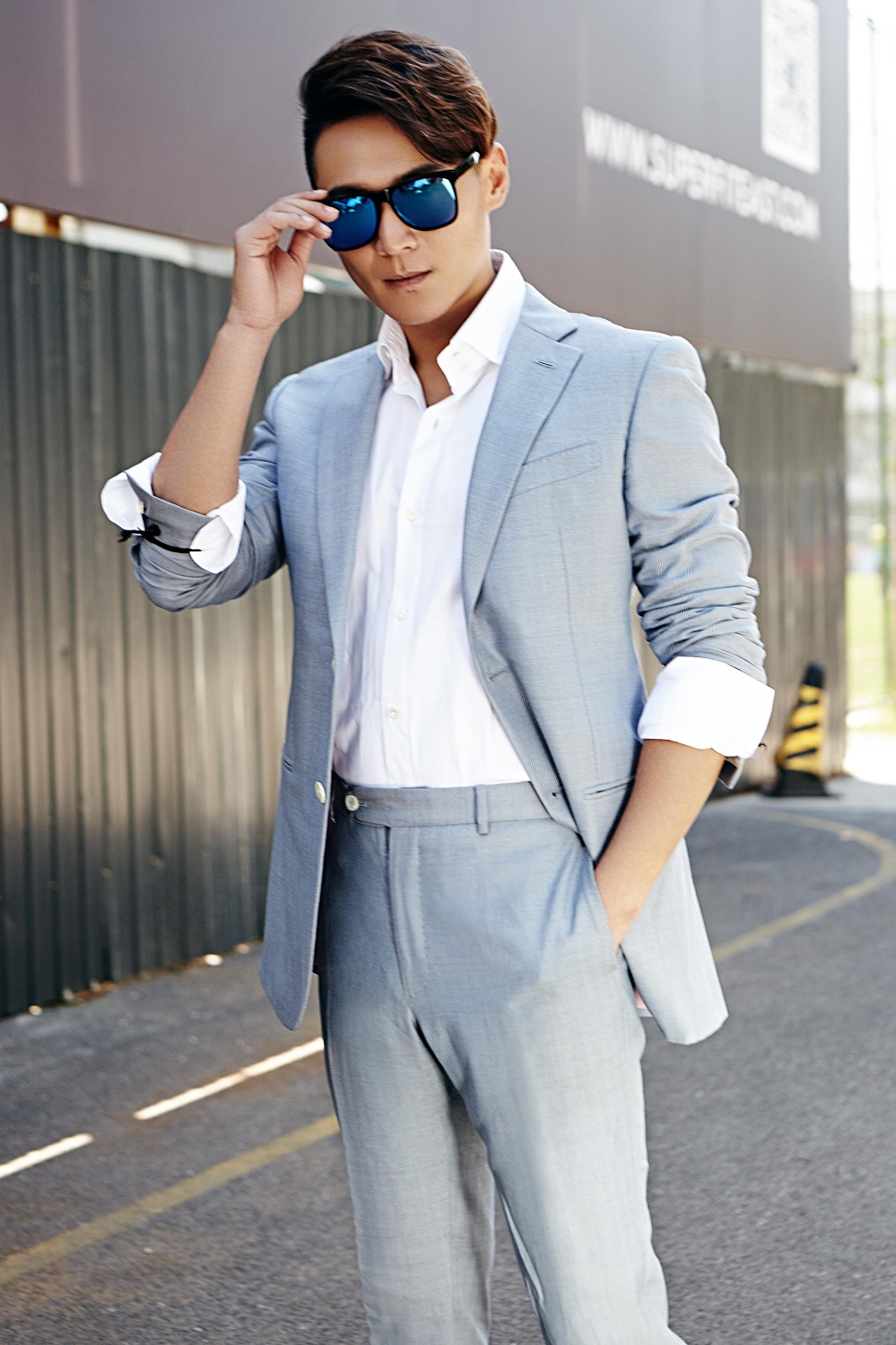 刘冠翔最新街拍大片 绅士品格即视感