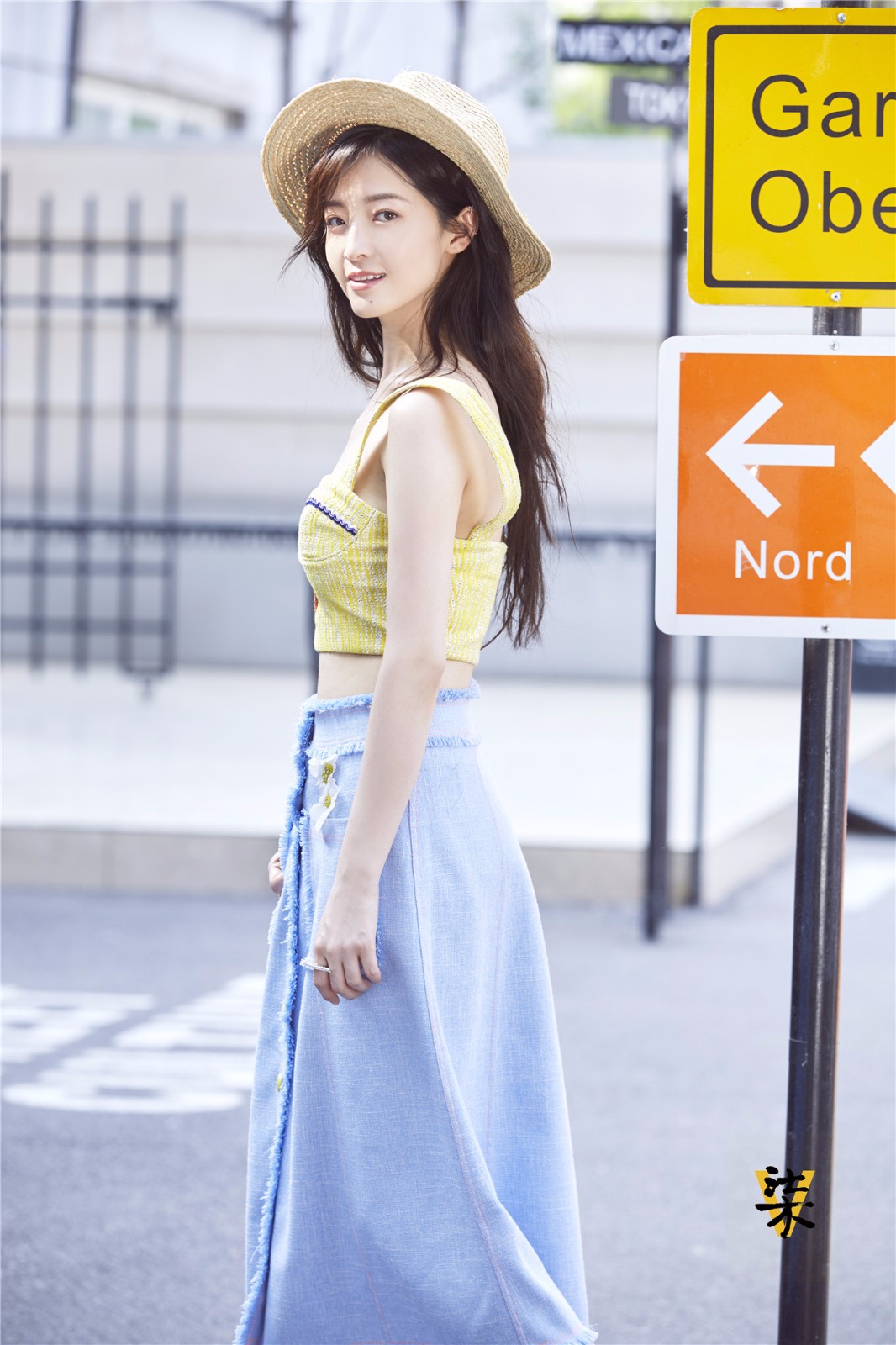 演员刘熙阳夏日街拍曝光 清新气息扑面而来