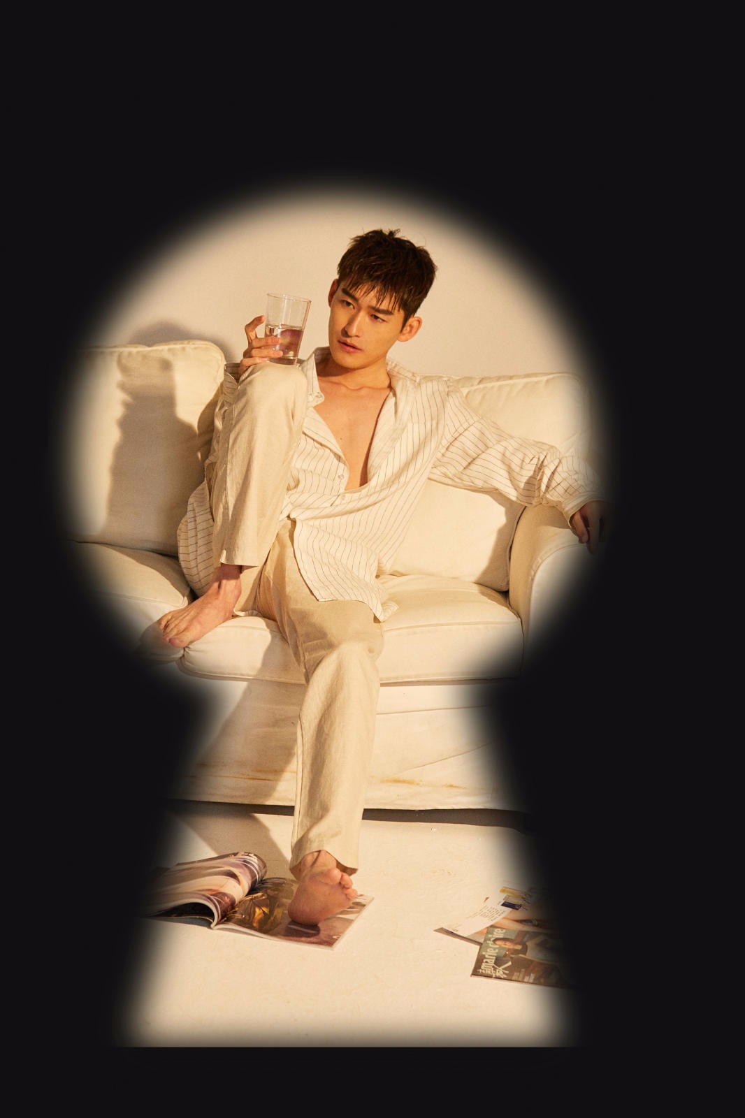 张翰写真上演密室诱惑 慵懒风撩力十足