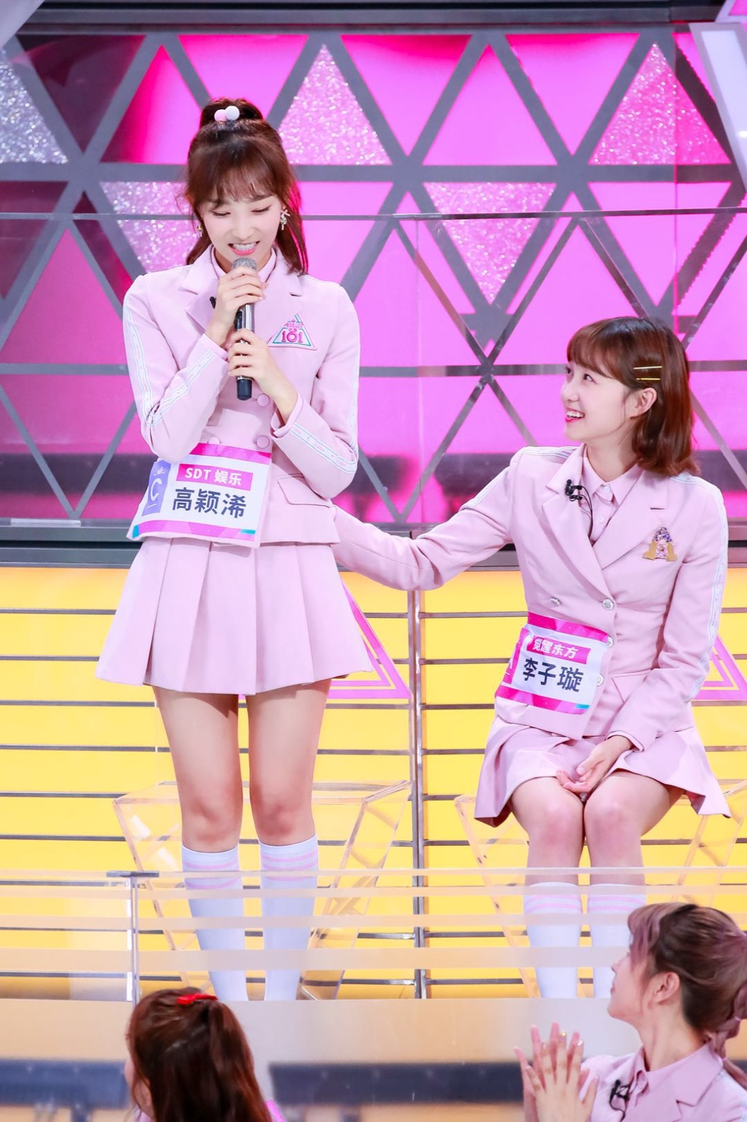 高颖浠现场近日,人气综艺《创造101》公布了新一期的点赞排名,来自sdt