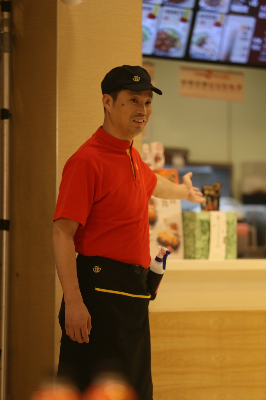 《极限挑战》"极挑团"乔装出街 体会上海的"夜生活"