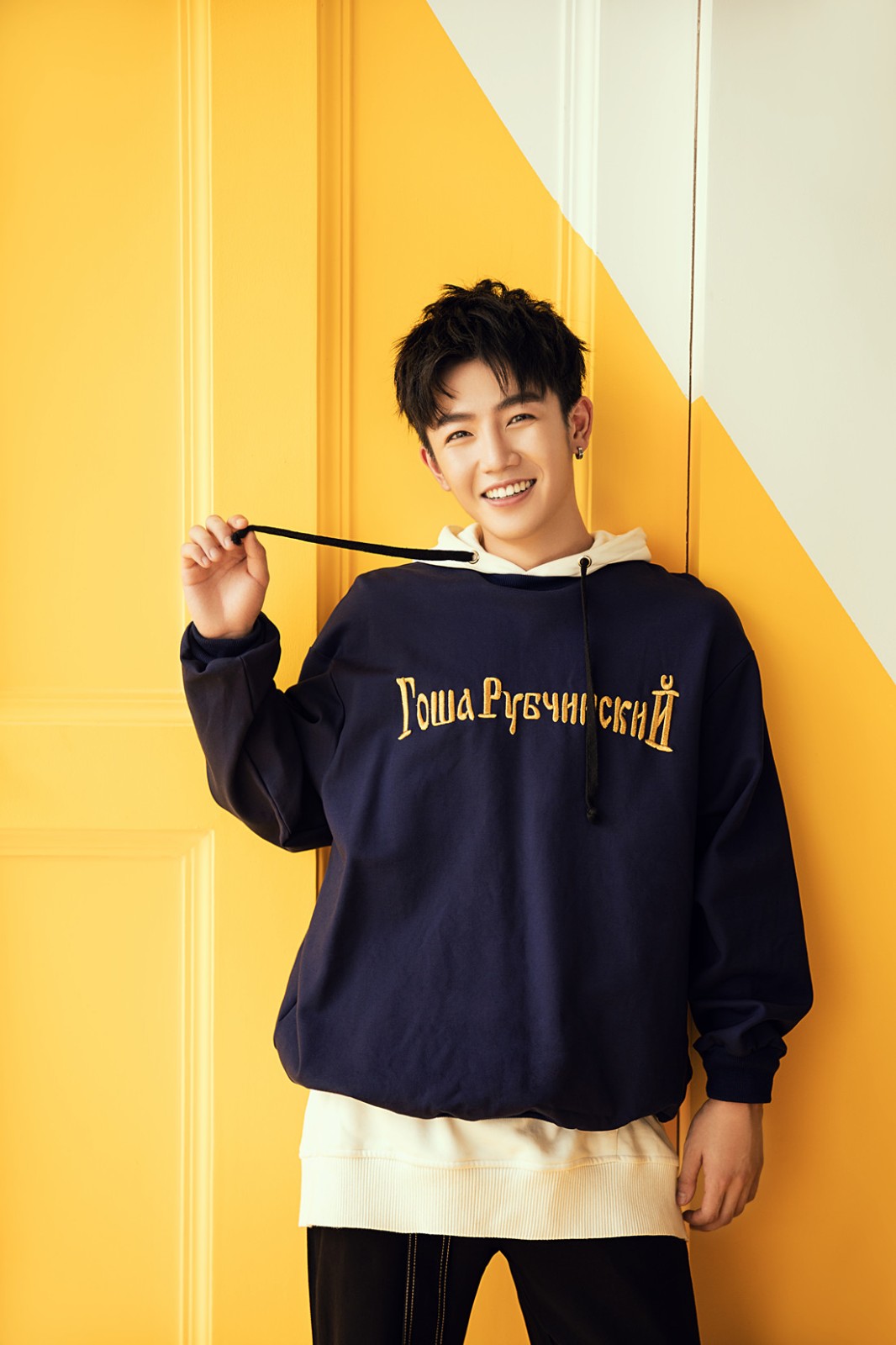 夏志远写真曝光 阳光时尚散发青春魅力