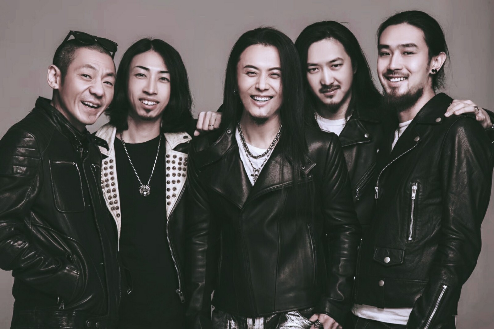 面孔乐队全新单曲《英雄》热血首播 气势磅礴震撼心灵