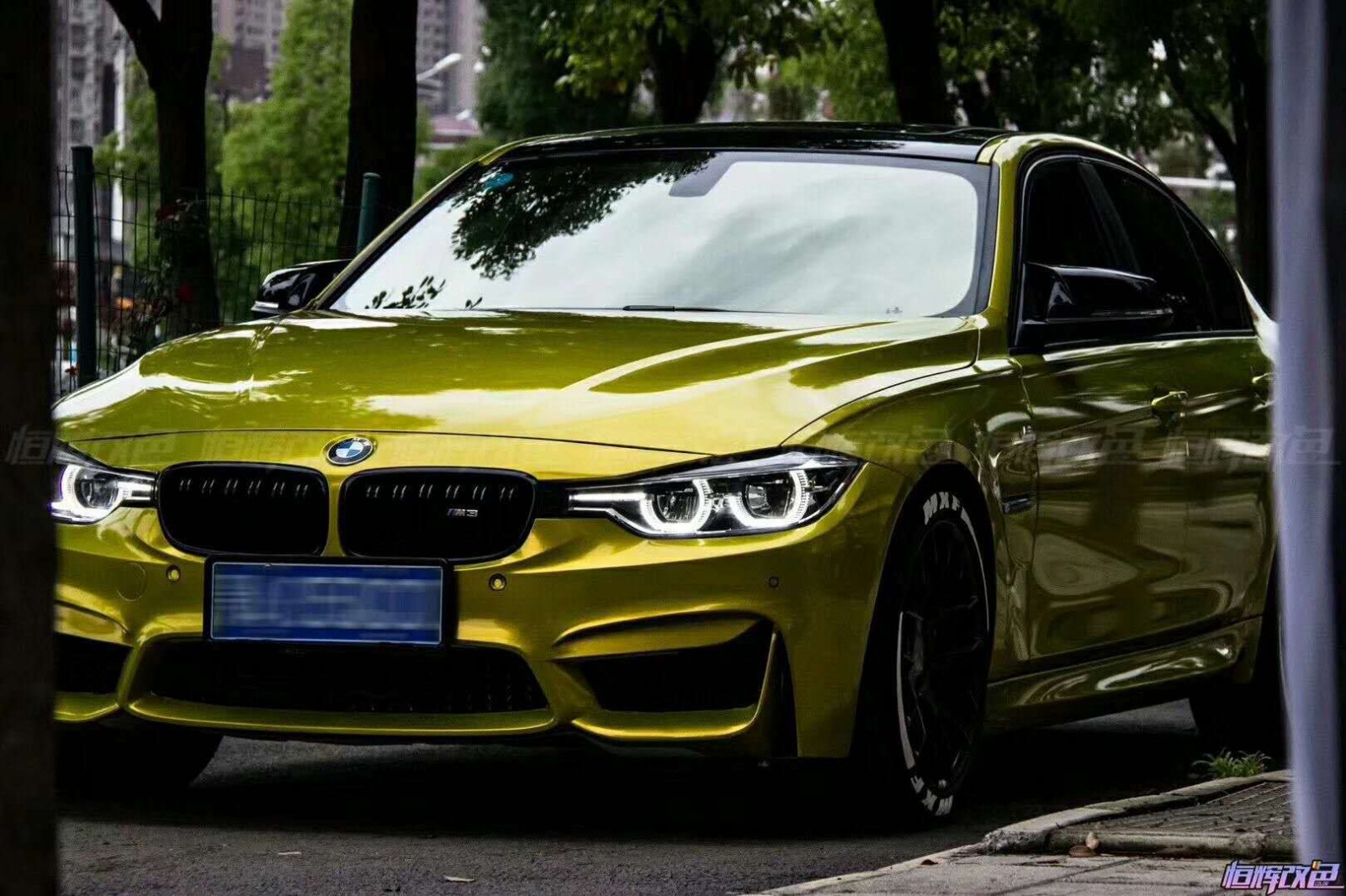 宝马3系金属柠檬黄改色案例