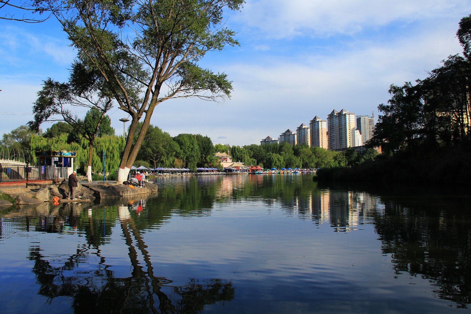 漫步西宁人民公园风景不错