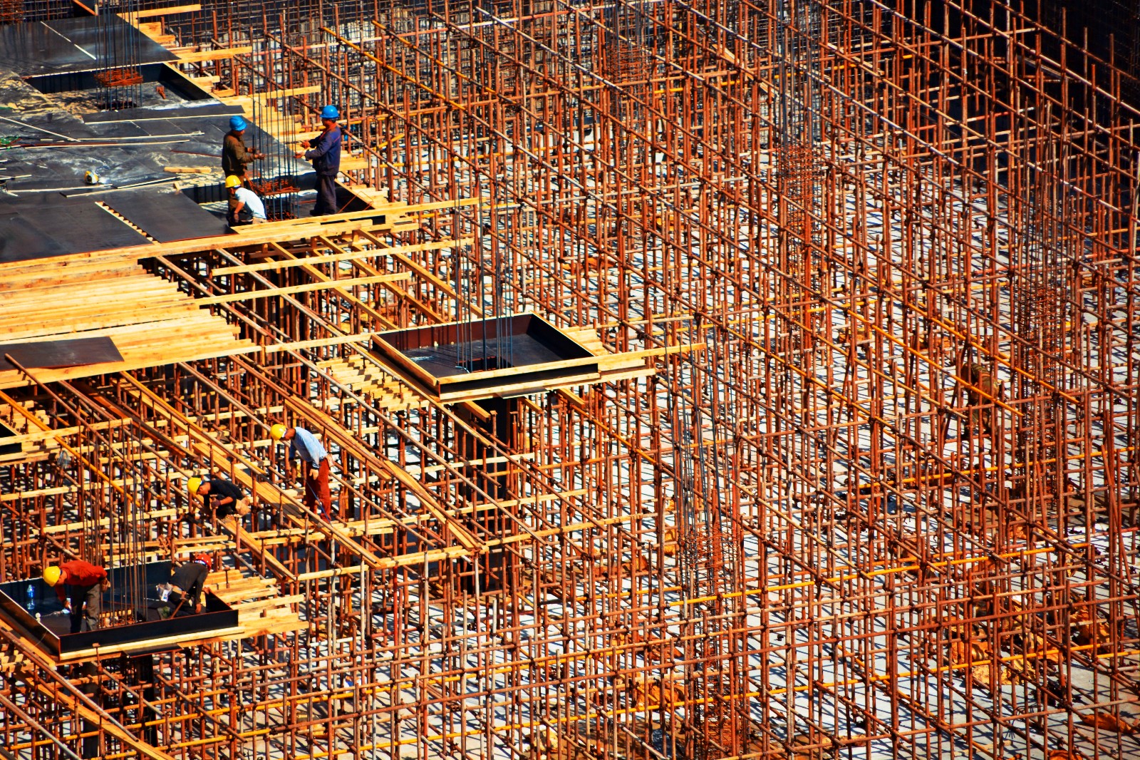 钢筋水泥的丛林中,编织未来,建筑工人编织美好生活,原创摄影