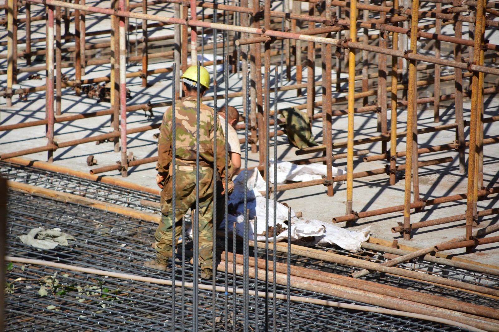 辛苦付出,总会有收获,建筑工人劳动画面,原创摄影