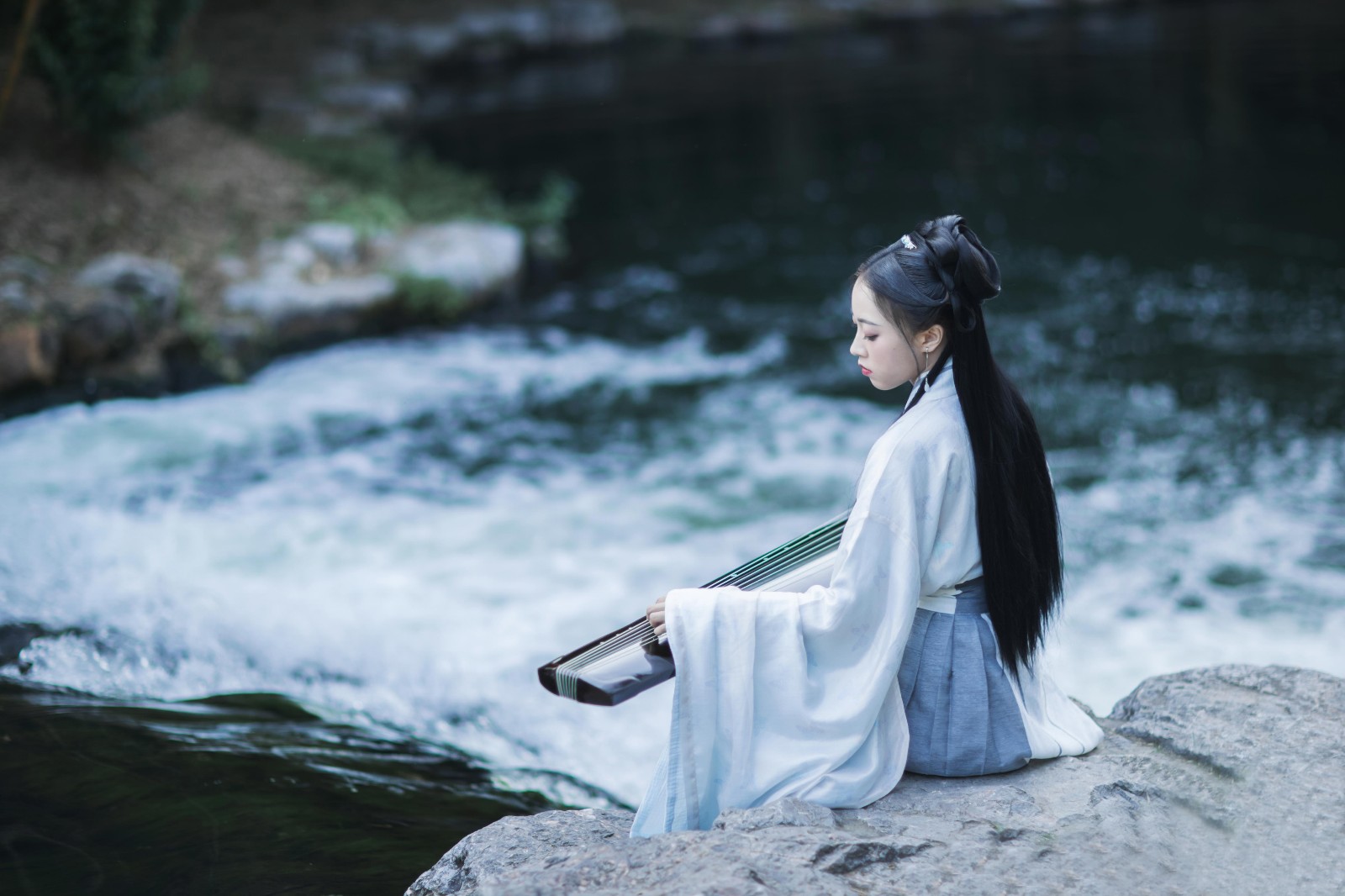 许诗茵《白衣少年》实力获赞 受邀助力《梦想的声音》